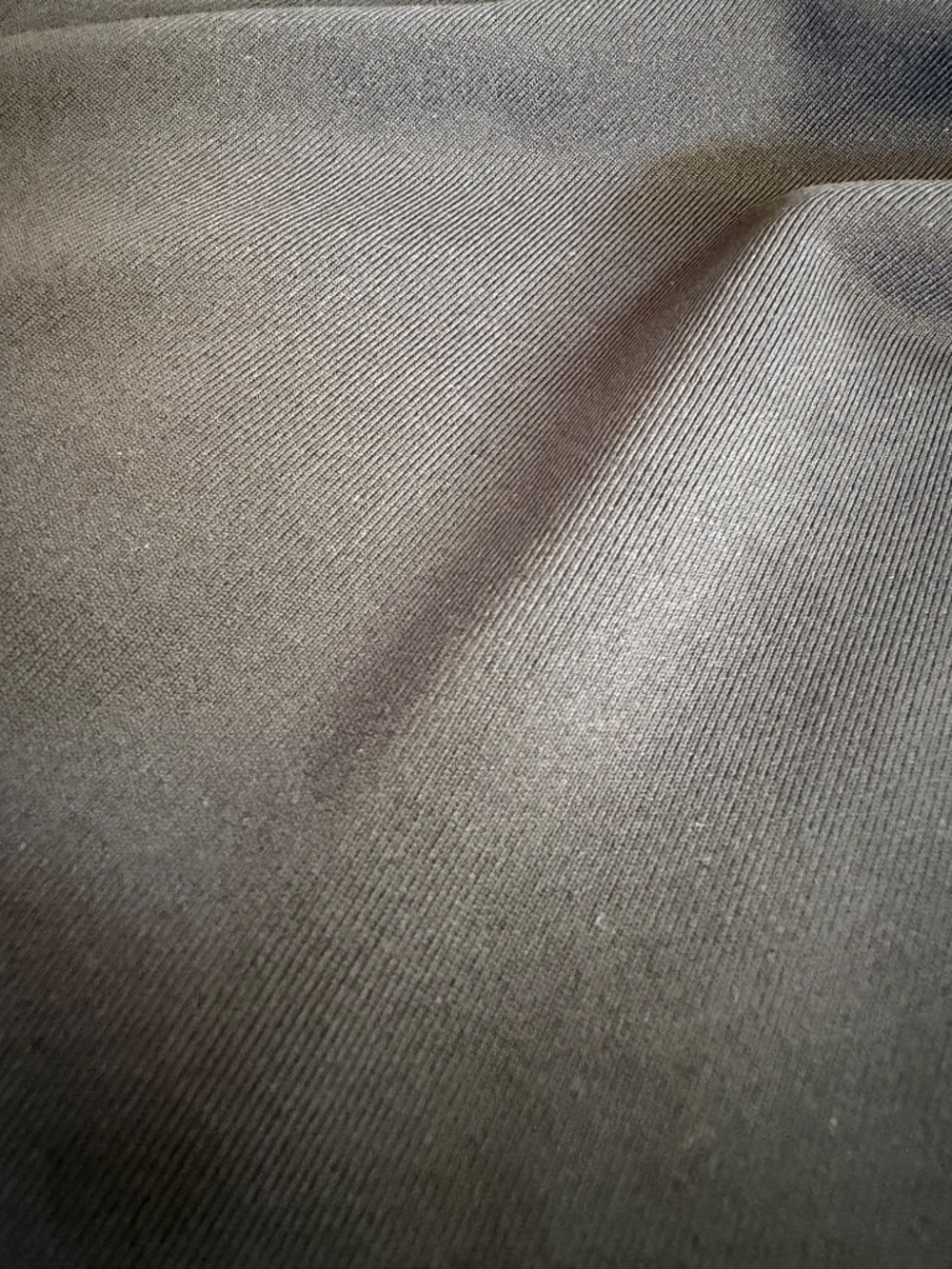 Aritzia Contour Twist Off-Shoulder Top Black Size M - Picture 5 of 6